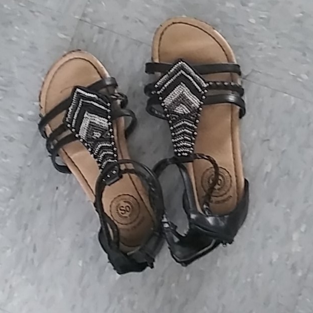 Shoes - Picture 3 of 4